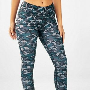 Fabletics Salar Printed PowerHold Capri